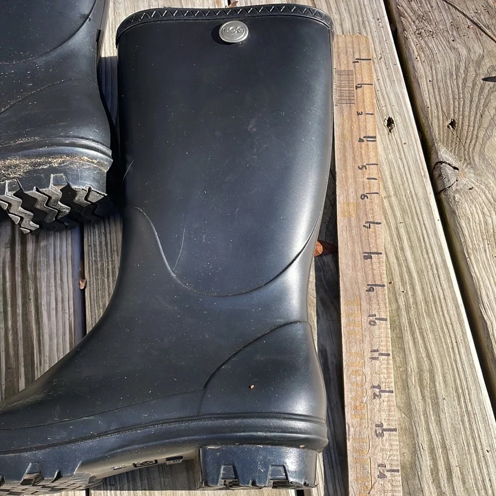 EUC UGG Shelby Waterproof Rubber Rain Boots Black Women's US 10 EU 41